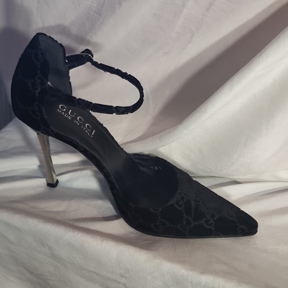 Tom ford for Gucci velvet pumps